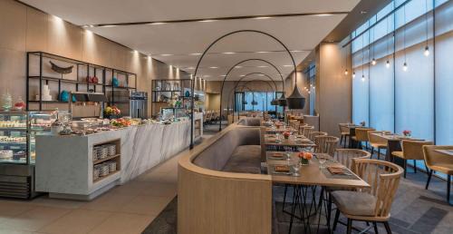 Bagong Pag-asa Hotel | Seda Vertis North