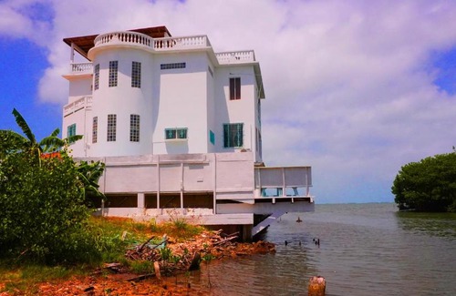 Belize City Hotel | See Belize SEAVIEW Studio with access to Infinity Pool