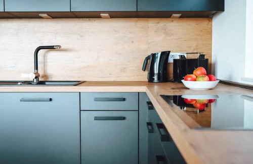 Großraschen Apartment | Seeblick & Terrasse! Moderne Ferienwohnung 96qm