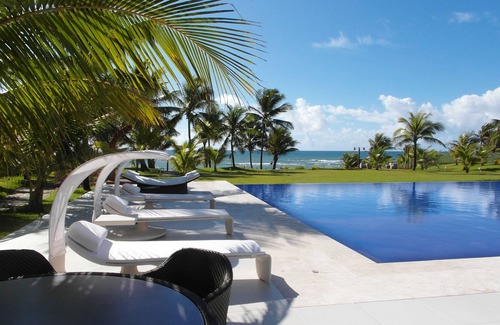 Busca Vida Villa | Seeks Life Bahia Beach House