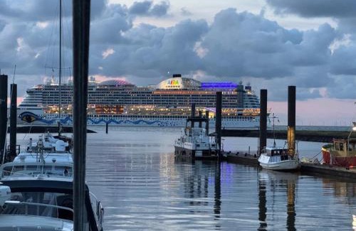 Cuxhaven Boat Rental | Seewolf