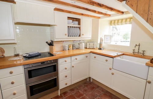 Shelsley Walsh Cottage | SEGRAVE, pet friendly, character holiday cottage in Martley