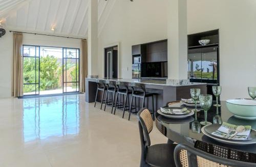 Sei Pinang Villa | Sehmagi Villa Butler Service & Scenic Rice Views