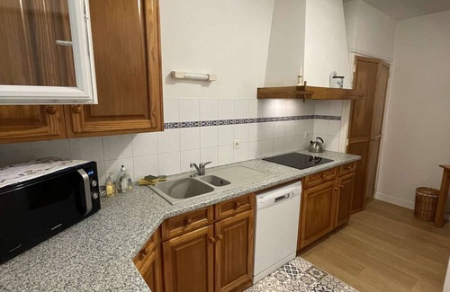 Les Estagnots Apartment | Seignosse, a stone's throw from Estagnots beach, villa with WiFi, sleeps 6, wooded and enclosed.