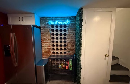 Queen Village House | SelaHouse - A Cozy Trinity Home in Queen's Village Near Penn's Landing