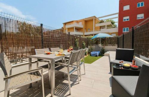 La Faviere Apartment | SELECT'SOHOME - Résidence Le Poséidon - Appartement en Duplex avec parking privé et piscine ! - POS-F