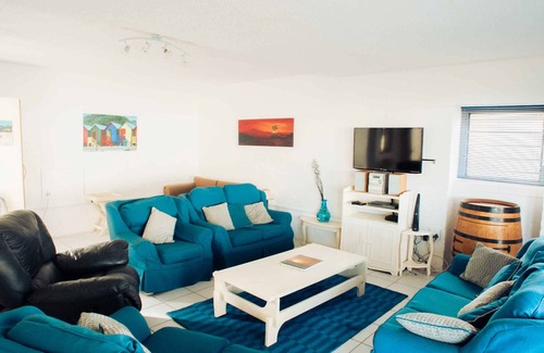Gordons Bay Central House | Self-catering Accommodation in Gordons Bay, Cape Winelands