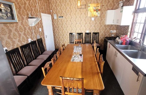 Trawal House | SELF CATERING ACCOMMODATION IN PAROW, A UNIQUE EXPERIENCE AT PRIME EXECUTIVE