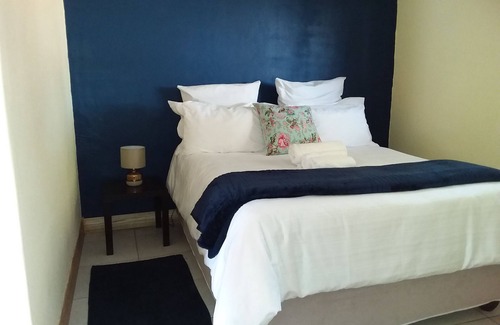 Lichtenburg Cabin | Self catering apartment. Apartment A 3 bedrooms .Apartment B 2bedrooms