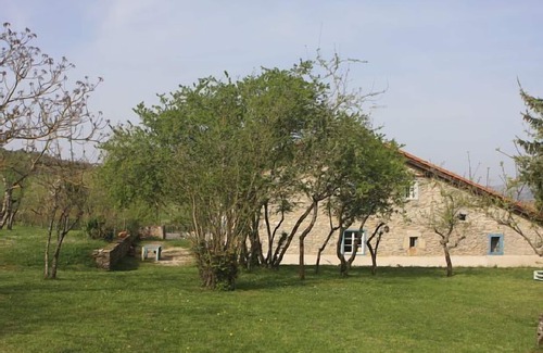 Urcabustaiz Cottage | Self catering Baserri Ulle Gorri for 10 people