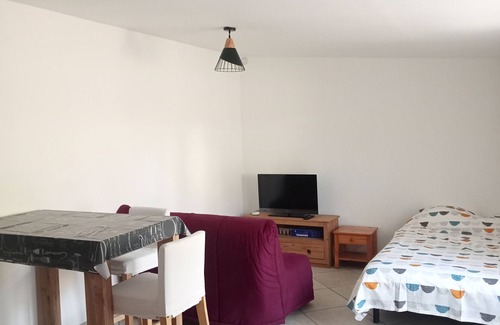 Dammarie Les Lys Apartment | Self-catering accommodation (studio) 30 min from Paris, Melun Gare