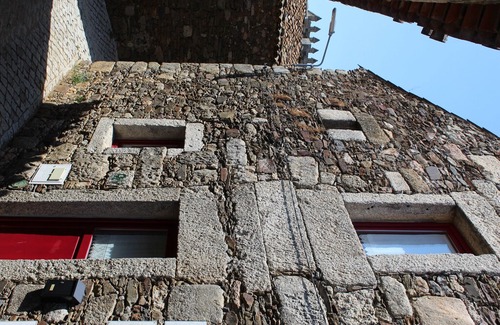 Sabugal e Aldeia de Santo Antonio Cabin | Self catering Palheiros do Castelo for 4 people