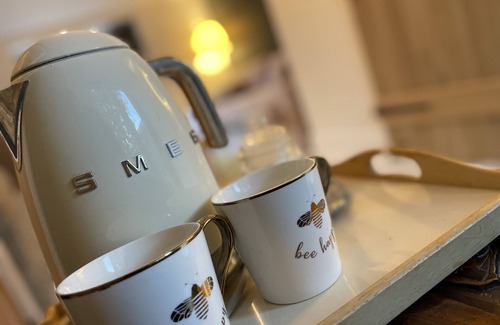 Lavendon House | Self-Contained Annex Peaceful Village Setting with Fields Behind. Pet friendly!