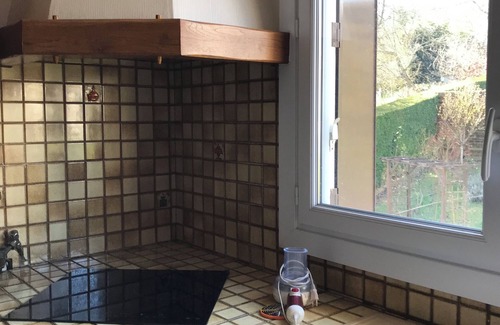 Le Pecq Apartment | Self-contained apartment on 1st floor of a detached house