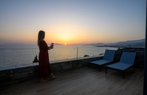 Lefktron Apartment | Selini Penthouse Suite