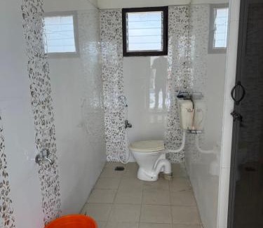 Central Chennai Apartment | Sels Home 2 single bed, attached bathroom, lift, third floor, CAR park, entire terrace