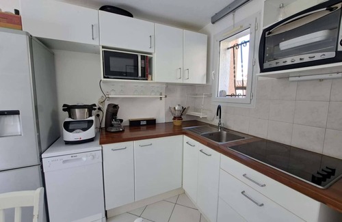 Marseillan Plage Apartment | Semi-detached house A/C 7 people with pool and parking in Marseillan-Plage