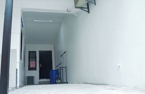 Las Pinas House | Semi-detached newly renovated home in a friendly neighborhood