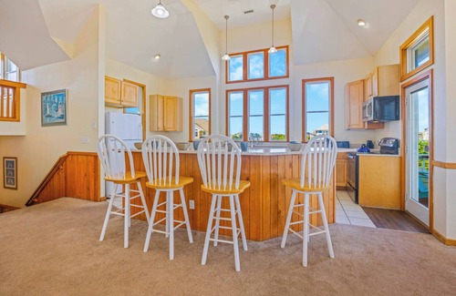 Ocean Isle Estates House | Semi-Oceanfront Dog Friendly w/Pool, Hot Tub, Home Theater, and Game Room