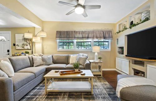 South Pinellas Community Council House | Seminole Shores Private Pool Outdoor Games Wifi