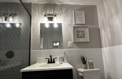 Annapolis House | Semper Fi guest home 2 mins away from Annapolis Harbour Center!