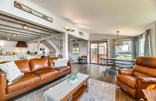 Town of Torrey House | Seneca Lake House Private Dock and Fire Pit!