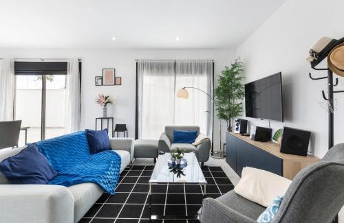Santiago de la Ribera Apartment | Senika