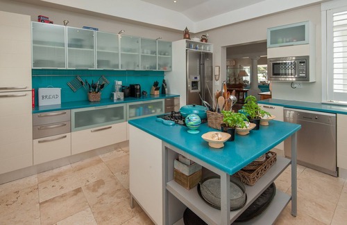 Voelklip Villa | Sensational Beach House in Hermanus- No Loadshedding as Inverter installed