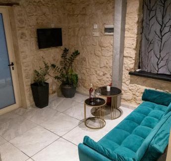 Konia Apartment | Sente Loft Suite