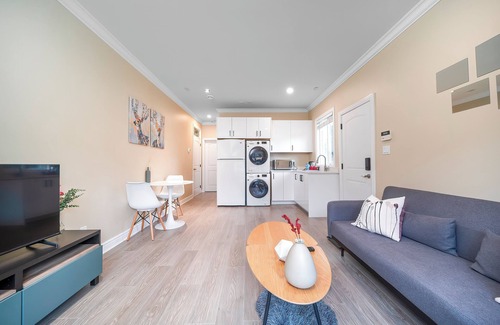 Steveston House | separate entrance large 1 bedroom suite