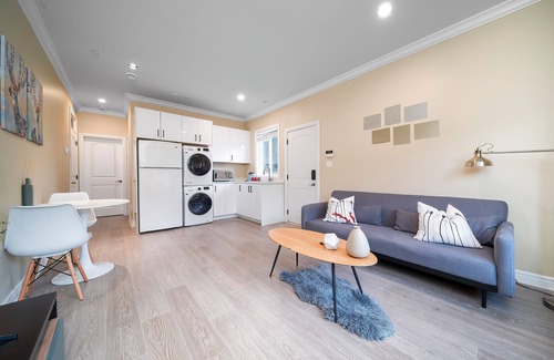 Steveston House | separate entrance large 1 bedroom suite