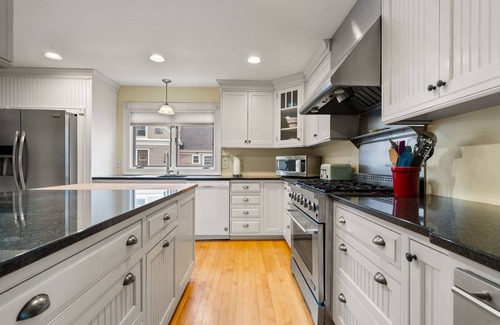 York Harbor House | September is the Best month in Maine. Enjoy the beach, pools, hot tub, gym & spa