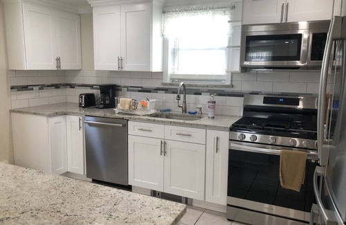 Long Beach House | SEPTEMBER SPECIAL 9/8-9/18 – book now BEACHSIDE RETREAT 2 BD APT/W/PVT PATIO