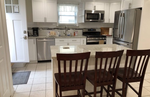 Long Beach House | SEPTEMBER SPECIAL 9/8-9/18 – book now BEACHSIDE RETREAT 2 BD APT/W/PVT PATIO