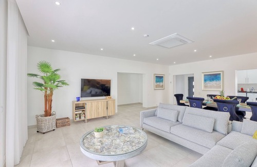 Castelo Villa | SEQUEIRA - NEAR THE BEACH, PRIVATE POOL, AIR/CON,WI-FI, SNOOKER