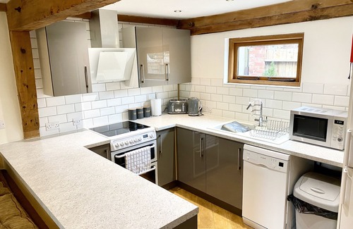 Leominster Cottage | Serafina cottage with hot tub