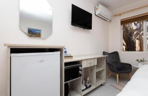 Cape Town House | Serena inn Room 1