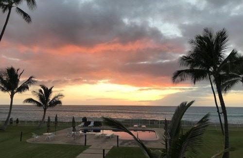 Maili Apartment | *SERENDIPITY ON THE MOANA - Legal & Oceanfront - Great for Work & Play!*