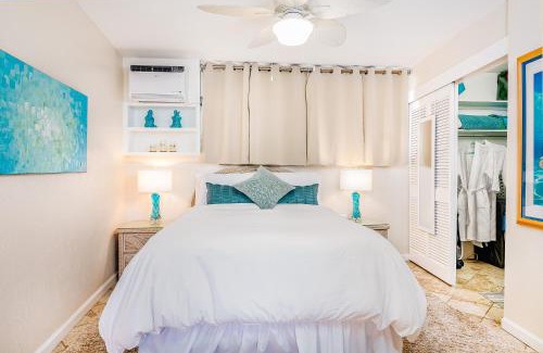 Maili Apartment | *SERENDIPITY ON THE MOANA - Legal & Oceanfront - Great for Work & Play!*