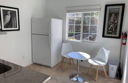 Castro Valley House | Serene 1 Bedroom Cottage/Free Laundry