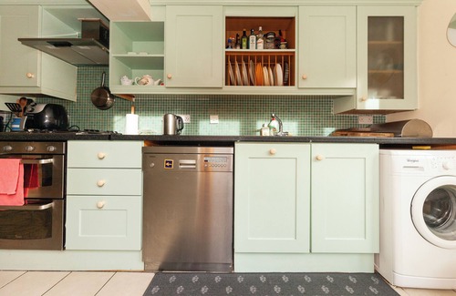 Rathfarnham House | Serene 2 BDR Home Garden Newtown Dublin