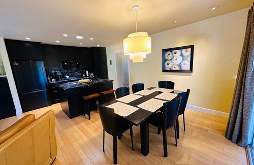 Calistoga House | Serene and Cozy 2-Bedroom House in Calistoga with Covered Patio