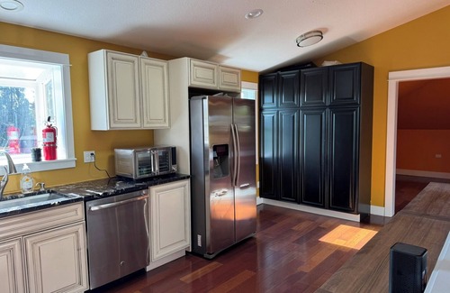 Hillsboro Apartment | Serene Deck & Gazebo Loft