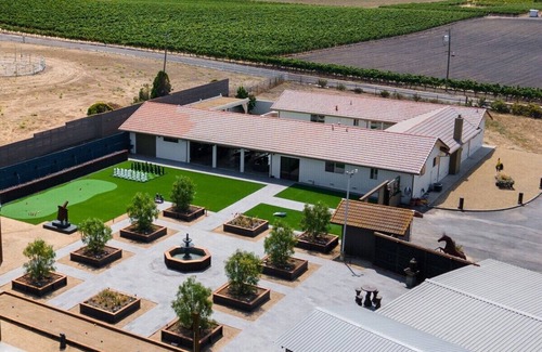 Sonoma House | Serene estate, an entertainer's paradise