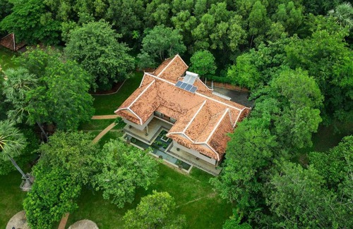 Siem Reap Villa | Serene Garden Residence - Private Luxury Modern Style 6 Bedrooms Pool Garden Villa
