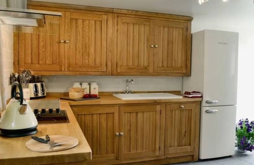 Tregaron Cottage | Serene Golygfar Cottage Retreat in Ystrad Meurig