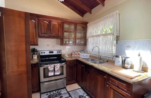 St. Ann's Bay House | Serene Haven at Village Green