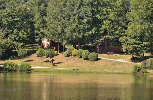 Cussac House | Serene Holiday Home in Cussac with Private Terrace, Barbeque