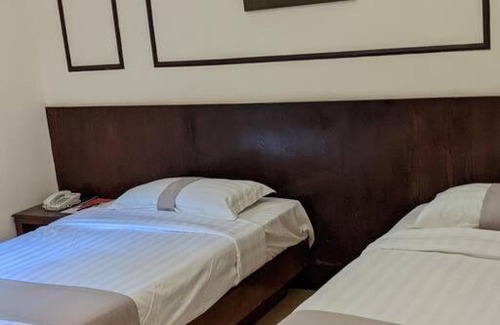 Alor Gajah Ski Chalet | Serene Holiday Chalet with pool in a quiet enclave