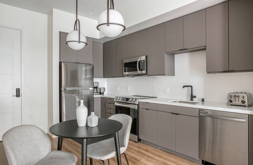 Los Angeles Apartment | Serene Inglewood 1BR w/Sundeck & Clubhouse, nr Shopping, by Blueground